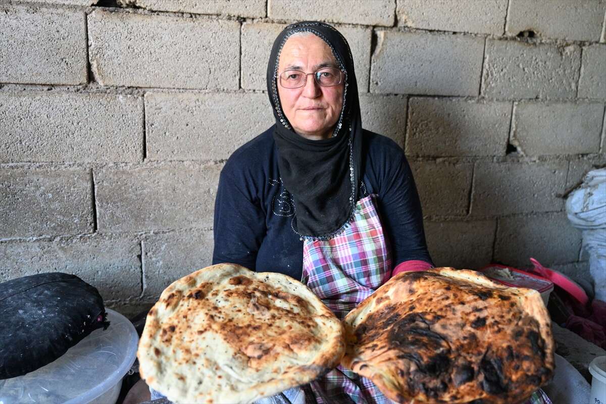 Nesilden nesile aktarılan gelenek! Tandırlar kadınların emeğiyle şekilleniyor 11